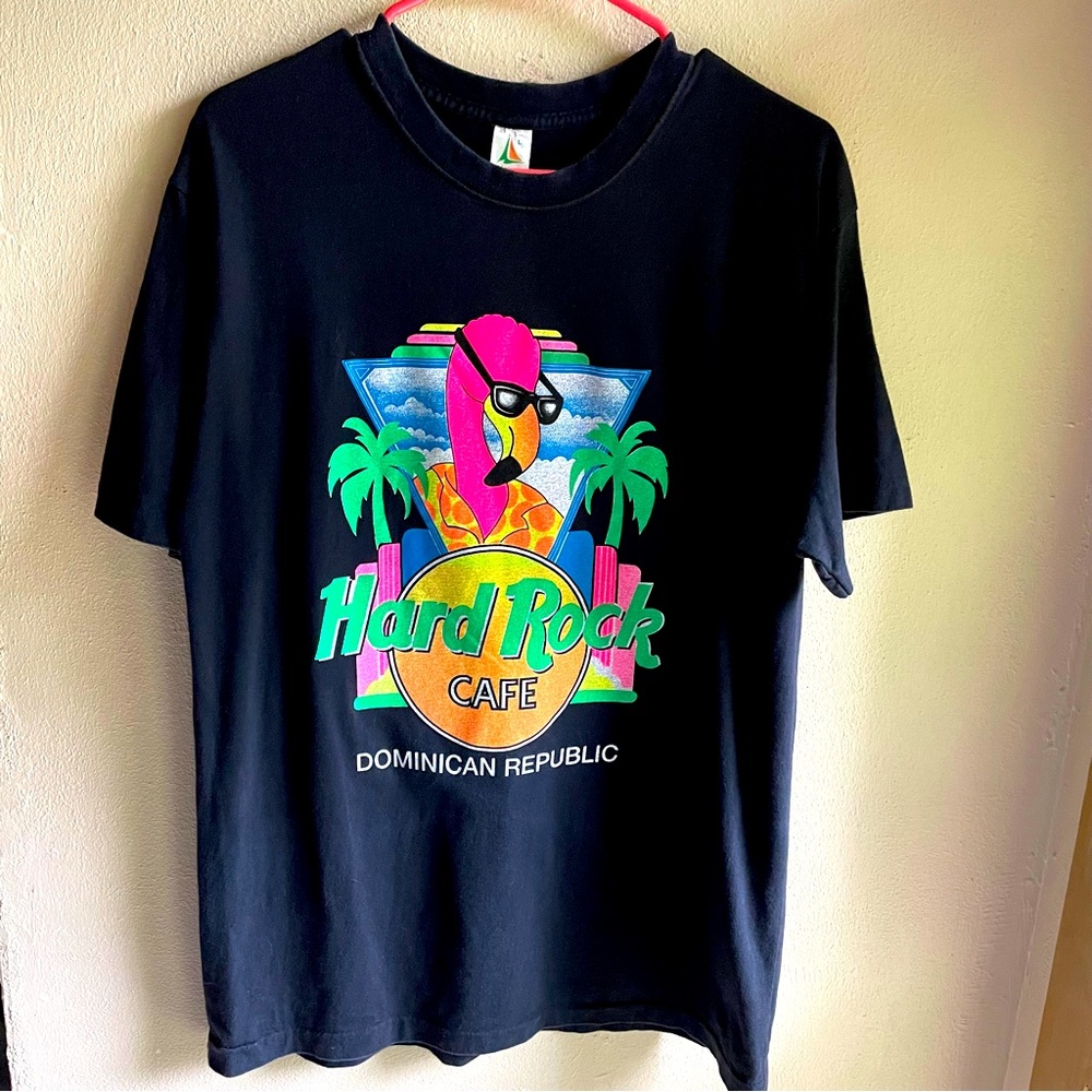 Vintage 90's Hard Rock Cafe Dominican Republic Pink Flamingo Single Stitch. L